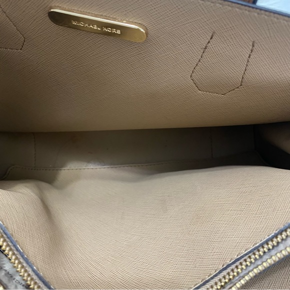 Michael Kors Studio Large Mercer Gold/Brown purse - Picture 7 of 16